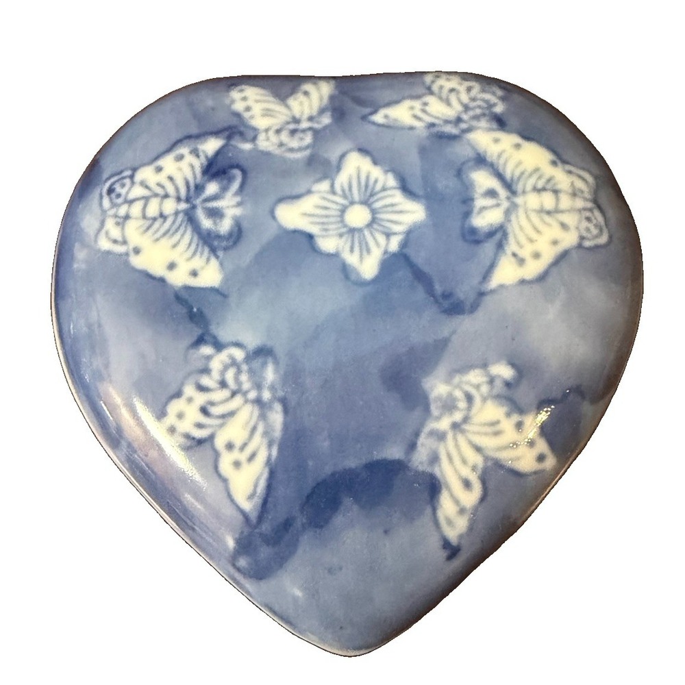 Vintage Blue White Butterfly Heart Trinket Box Porcelain Made in China 4"